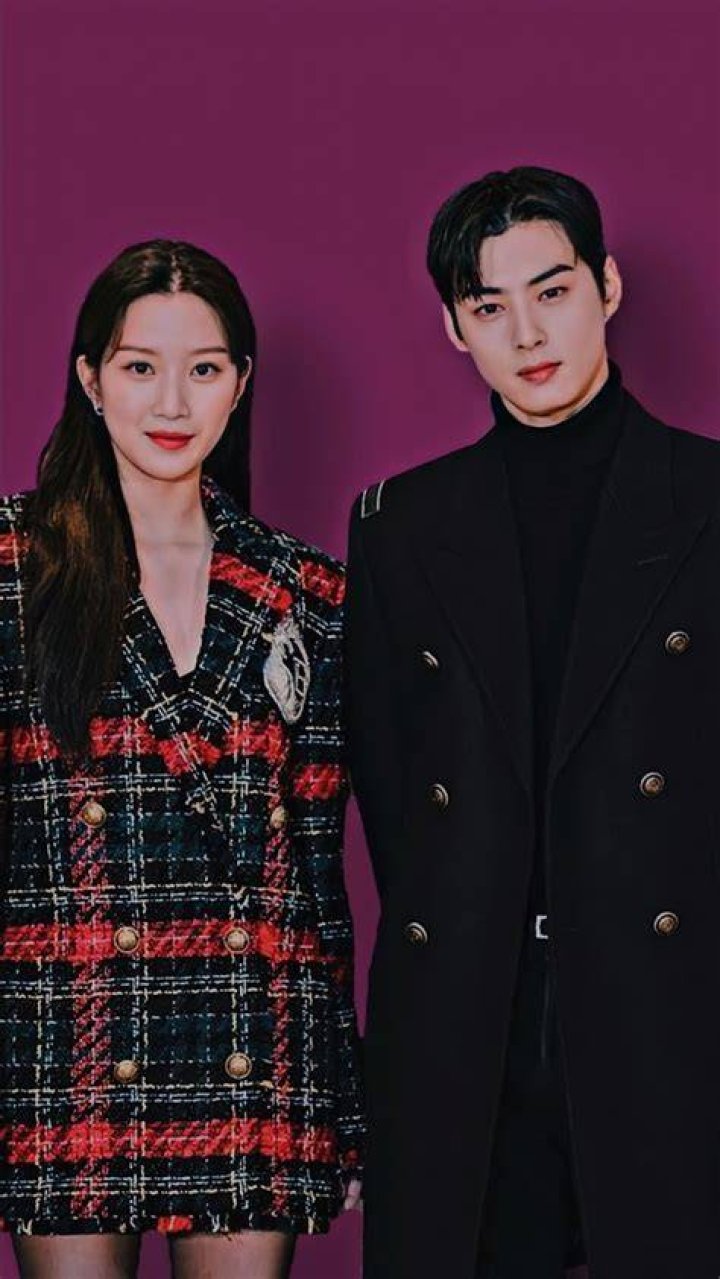 Cha Eun Woo và Moon Ga Young đang hẹn hò? Tin đồn hẹn hò của họ đang