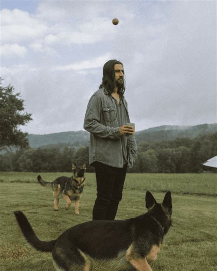 Culture Pick A new addition to your fall playlist Noah Kahan’s “Stick