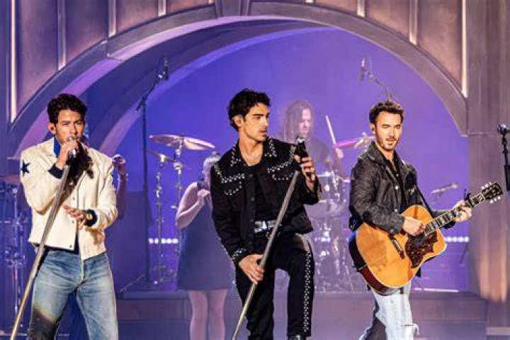 Jonas Brothers' Father Kevin Opens Up About Cancer Battle Billboard