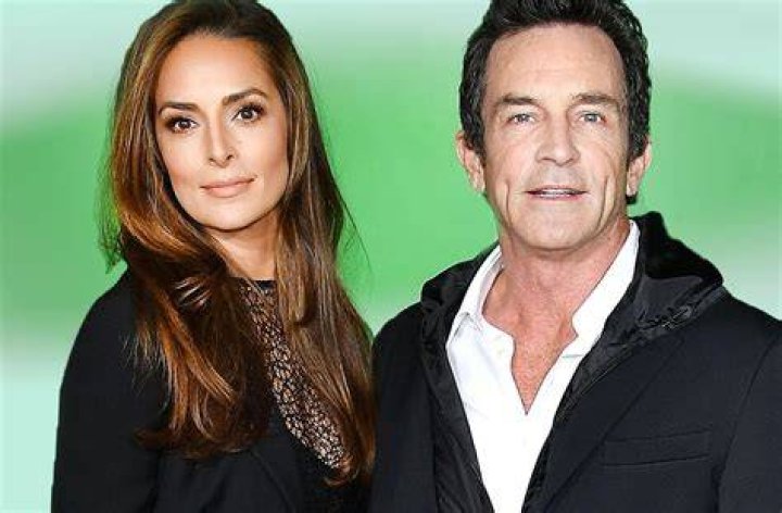 &lsquo;Survivor&rsquo; Jeff Probst Romanced Castmate & Wed a Woman With 2 Children